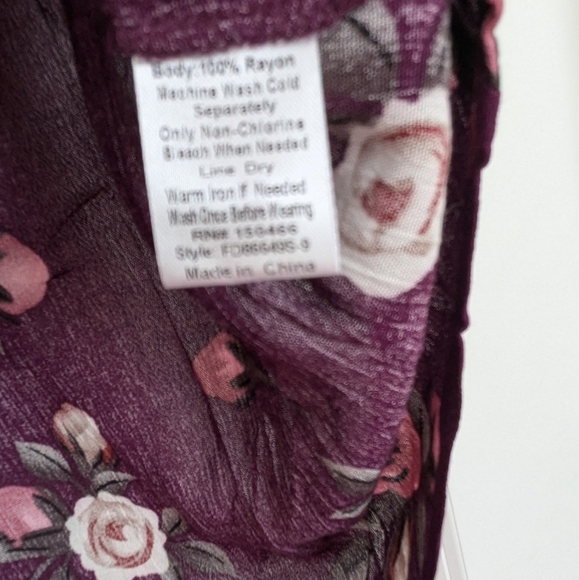 Monday Fun Women's Floral Purple Blouse Size Small - Picture 3 of 9